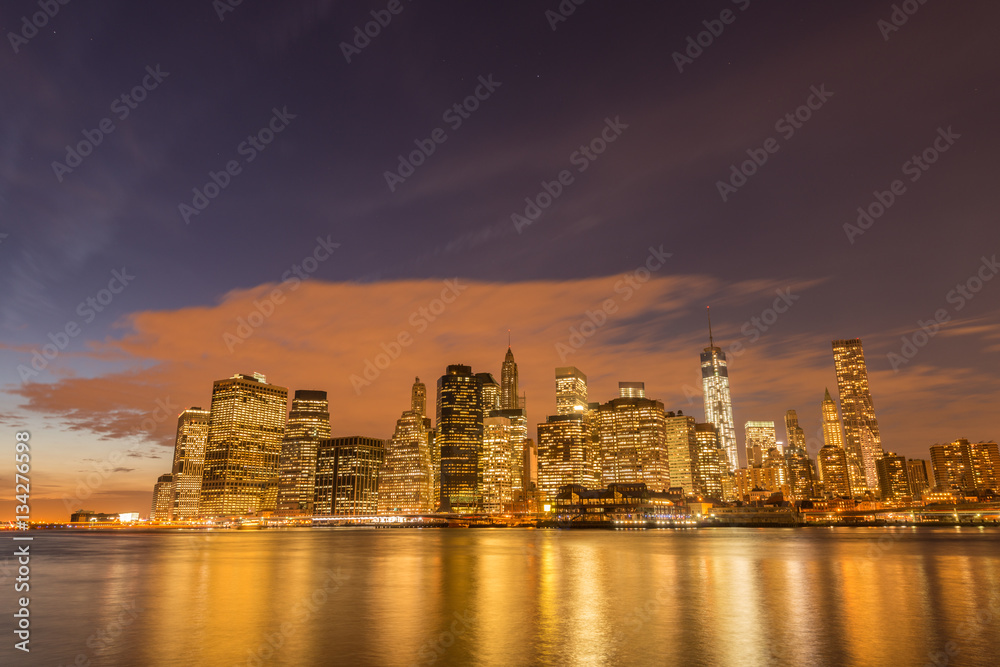 Fototapeta premium View of lower Manhattan from Brooklyn