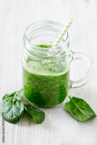 healthy green spinach smoothie