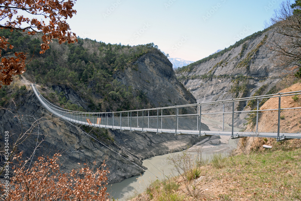 Hängebrücke über den Ebron im Monteynard