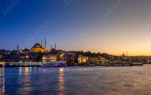 Turkey, Istambul - april 2016, view from the Galata Bridge on the Sulaymaniyah mosque © Георгий Лыкин