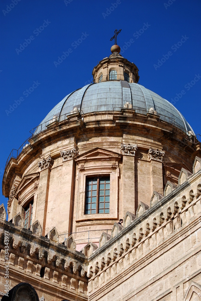 La cupola della Cattedrale di Palermo vista dal basso