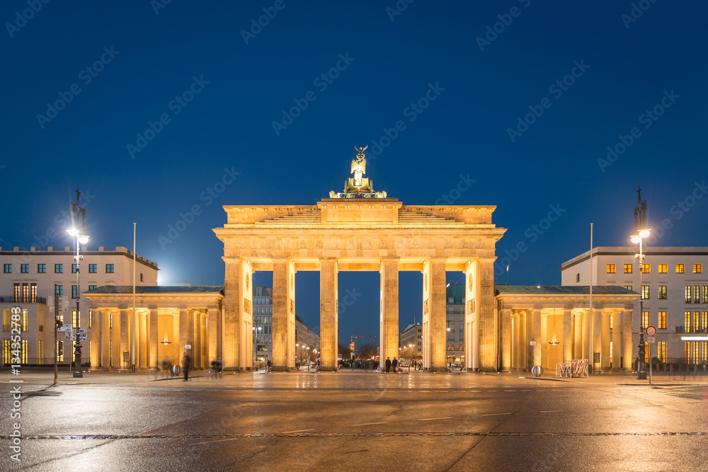 Obraz premium Brandenburg Gate at Night