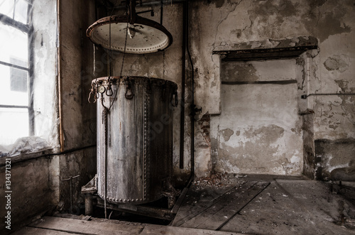 alter kessel in verlassener fabrik © thomaseder