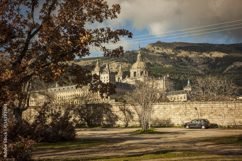 Obraz premium Monastery of San Lorenzo de El Escorial in Madrid, Spain. Autumn