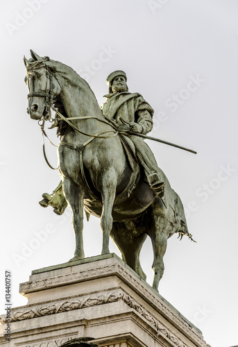 Statua di Garibaldi a Milano nei pressi del Castello Sforzesco