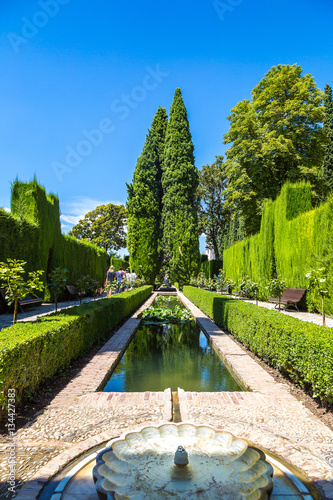 Gardens and fountains in Alhambra palace © Sergii Figurnyi