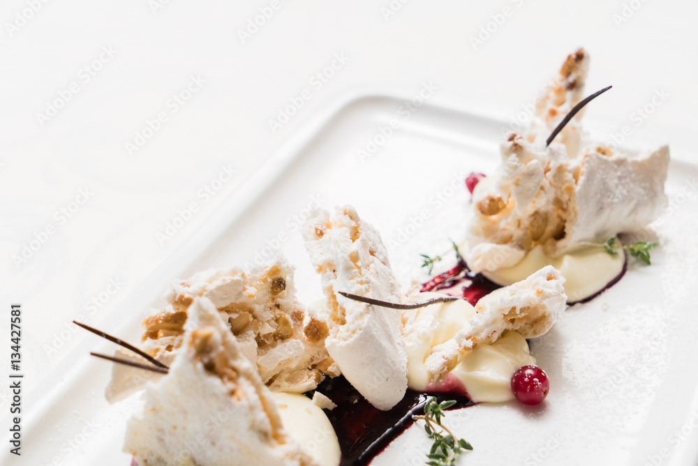 pavlova dessert pavlova dessert