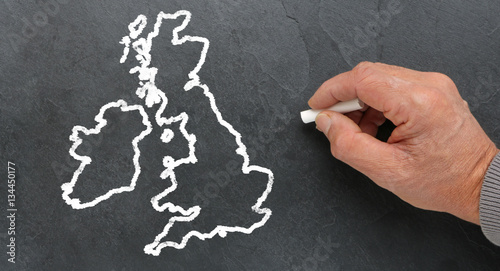 Carte du  Royaume-Uni à la craie sur ardoise