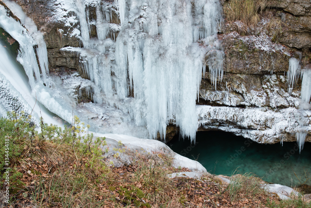 Waterfalls and ice water games - Winter in wild Friuli