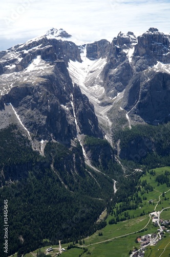 Mittagstal in der Sella Gruppe mit Gipfel des Piz Boe photo