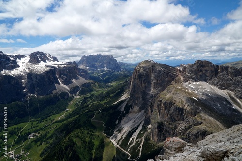 Blick auf Sella Gruppe / Grödner Joch / Langkofel Ostwand / Puez Geisler Naturpark photo