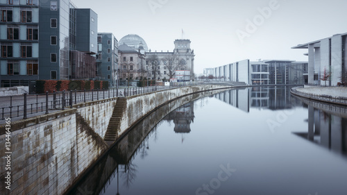 Reichstagsufer in Berlin im Winter