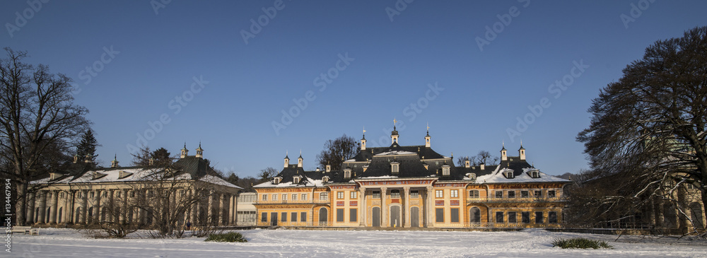 Schloss Pillnitz im Winter (Innenhof, Panorama)