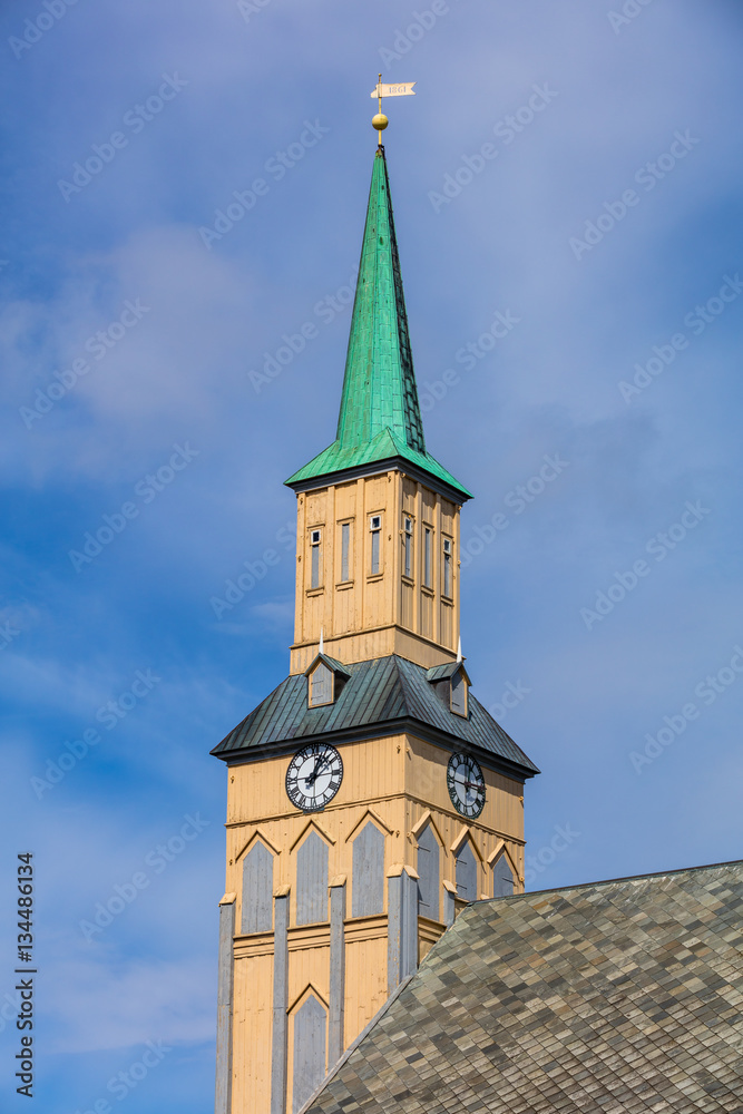 Kirchenturm in Tromso (Norwegen)
