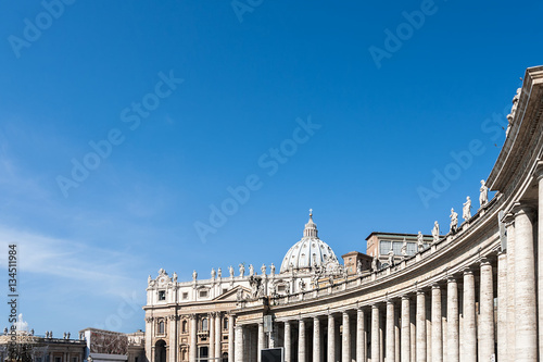Billede på lærred Bernini's colonnades and Saint Peter's
