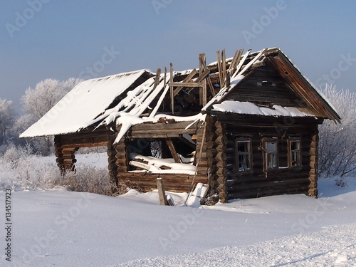 Разрушенный дом