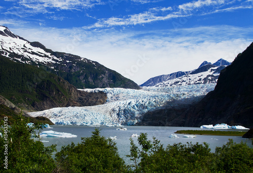 Fototapeta Naklejka Na Ścianę i Meble -  Mendenhall Glacier near Juneau Alaska