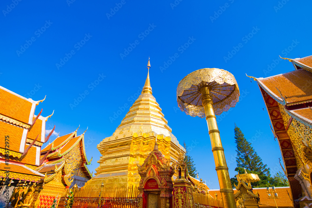 Fototapeta premium Most famous iconic of Chiangmai, Thailand. This is Wat Phra That Doi Suthep with blue sky during day time.