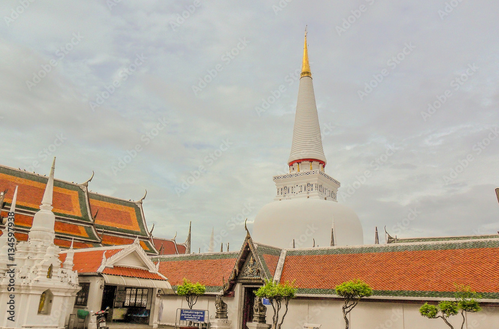 Wat Phra Mahathat in Nakhon Si Thammarat Province in Southern Thailand. The main stupa of the temple called Phra Borommathat Chedi Wat Phra Mahathat in Nakhon Si Thammarat Province in Southern Thailand. The main stupa of the temple called Phra Borommathat Chedi