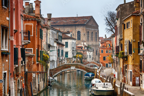 Cannaregio canal in Venice © Evgeni Dinev