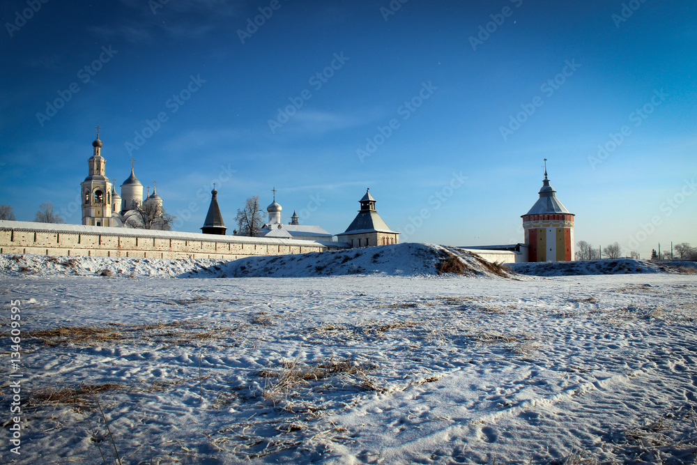 Стены и башни Спасо-Прилуцкого Димитриева монастыря, Вологда, Россия