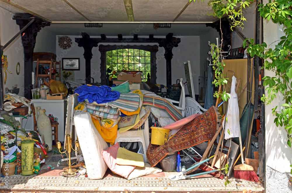 volle Garage, Gerümpel
