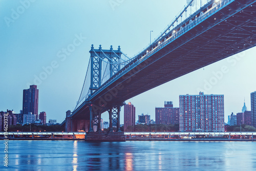 Fototapeta Naklejka Na Ścianę i Meble -  From below view of Manhattan bridge