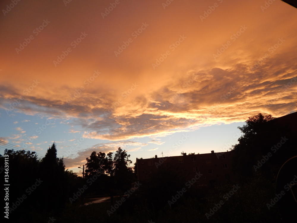 Fototapeta premium Pomarańczowe niebo