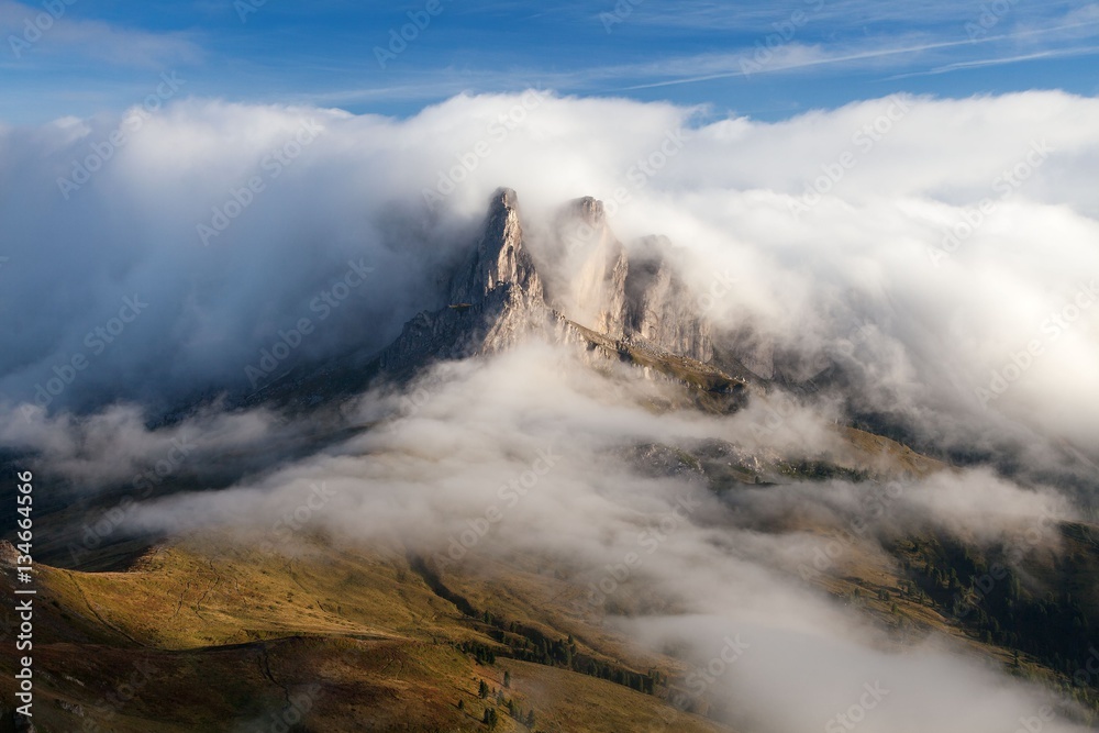 Obraz premium Morning view from Col di Lana to Pico Setsas
