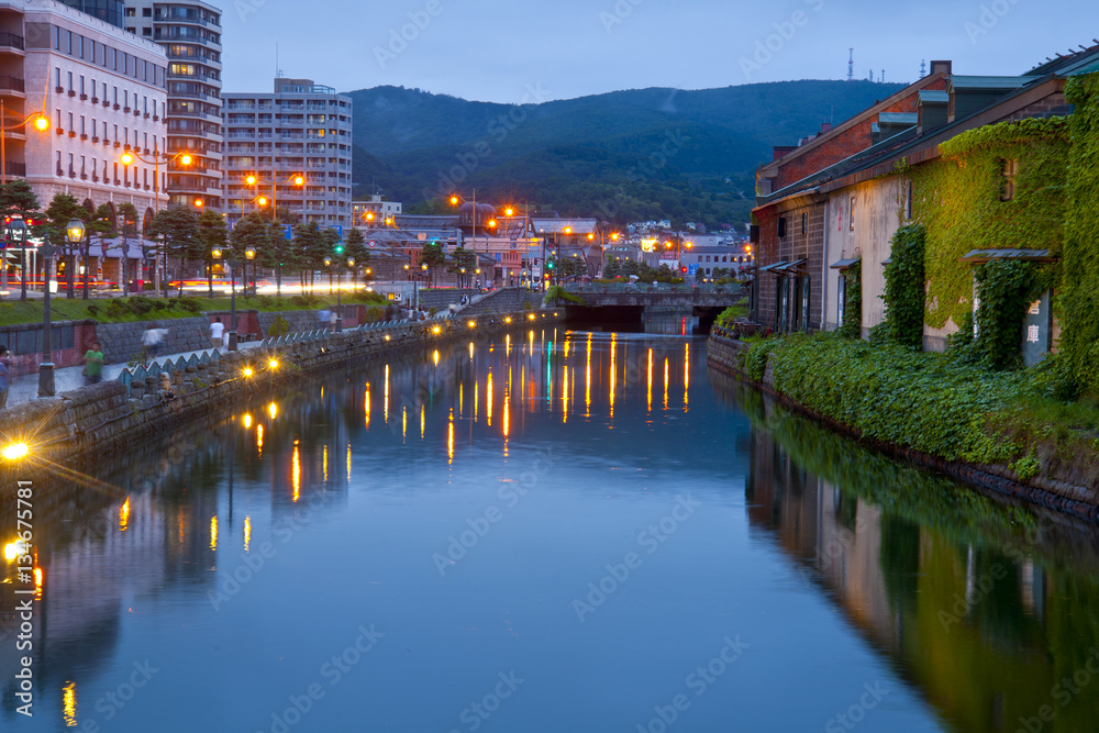 夕景の小樽運河
