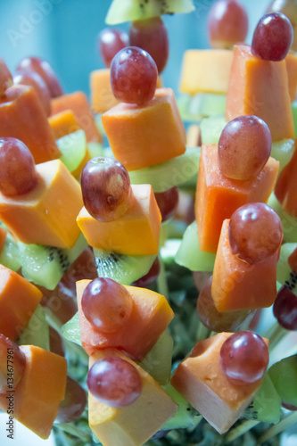  mixed fruit skewer for chocolate fountain