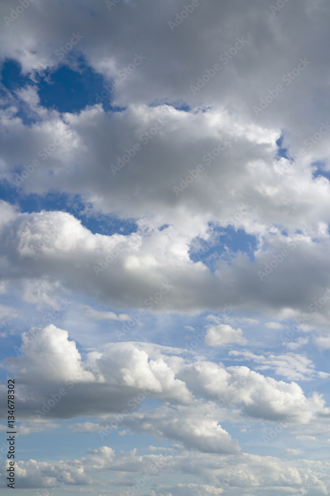 Obraz premium Cloudy sky over horizon.