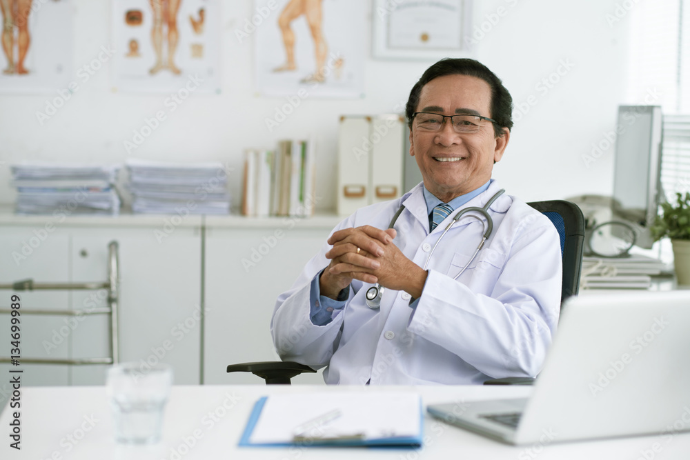 Experienced doctor Experienced doctor