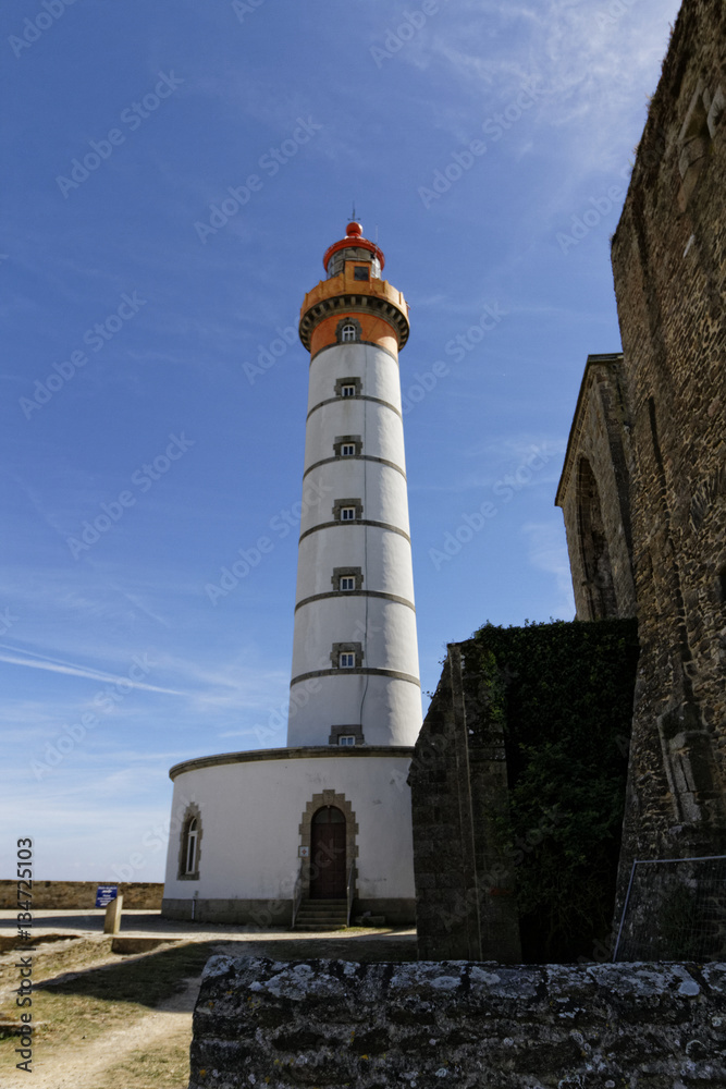 Abbaye et Phare de la Pointe de Saint-Mathieu, Bretagne, France Abbaye et Phare de la Pointe de Saint-Mathieu, Bretagne, France