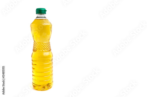 Obraz na płótnie Vegetable oil bottle on white background isolated w salonie