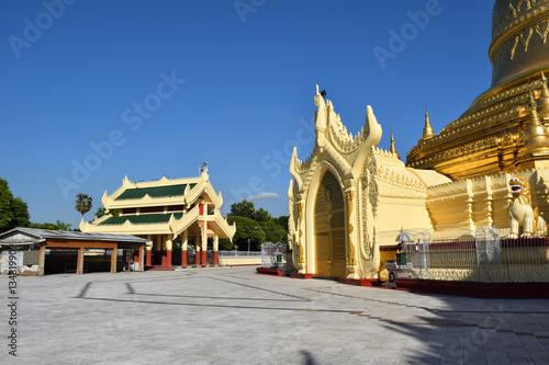 Maha Wizaya Pagoda in Yangon, Myanmar