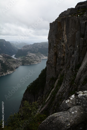 Fot. Konrad Filip Komarnicki   EAST NEWS Norwegia 20.07.2016 Lysefjord w Norwegii latem. Widok na szlak na Preikestolen.