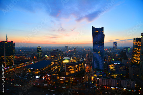 Warsaw at sunset. Fot. Konrad Filip Komarnicki / EAST NEWS Warszawa 23.11.2016. Warszawa o zmierzchu widziana z Palacu Kultury i Nauki.