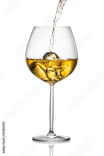 white wine with ice