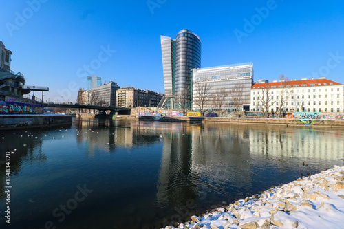 Winterstimmung an dem Donaukanal in Wien photo