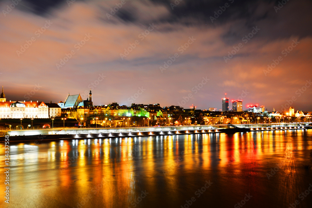 Fototapeta premium Warsaw, Poland. Fot. Konrad Filip Komarnicki / EAST NEWS Warszawa 30.03.2015. Warszawa o zmierzchu widziana z mostu Slasko - Dabrowskiego.