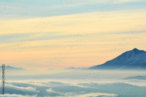Tatra Mountains at sunset. Fot. Konrad Filip Komarnicki / EAST NEWS Krynica - Zdroj 11.12.2015 Zachod slonca na Jaworzynie Krynickiej. Widok na Slawkowski Szczyt.