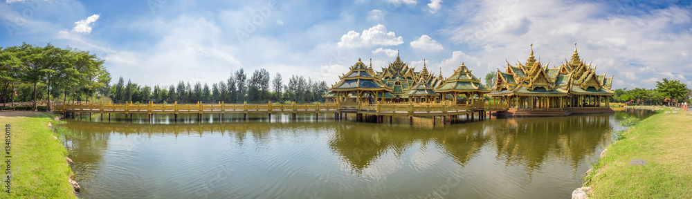 Φωτογραφία Ancient Siam (Ancient City, Muang Boran) park, view Sala of Ramayana on water at