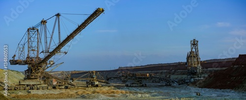 Open development. Huge machines manganese ore is mined in open pits. Metallurgical industry in Ukraine.