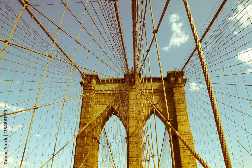 Obraz premium Brooklyn bridge and cable with sky in old vintage style, New York