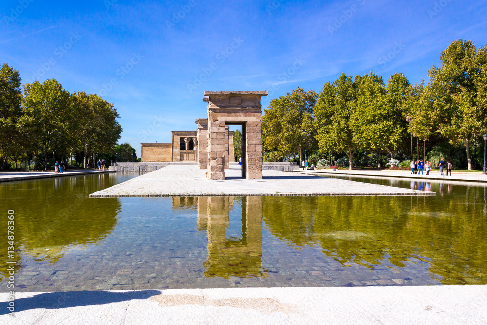 Foto de Der Tempel von Debod in Madrid do Stock | Adobe Stock