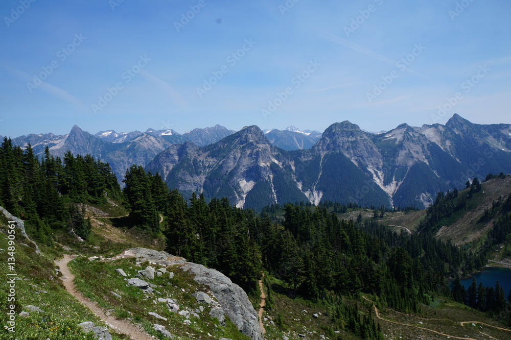 Obraz premium Winchester Lookout near Mt. Baker in Washington State, the Great Pacific Northwest