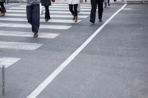 Pedestrians crossing the road © WavebreakMediaMicro