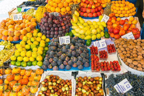 Fototapeta Naklejka Na Ścianę i Meble -  Great variety of fruits at a market in Istanbul