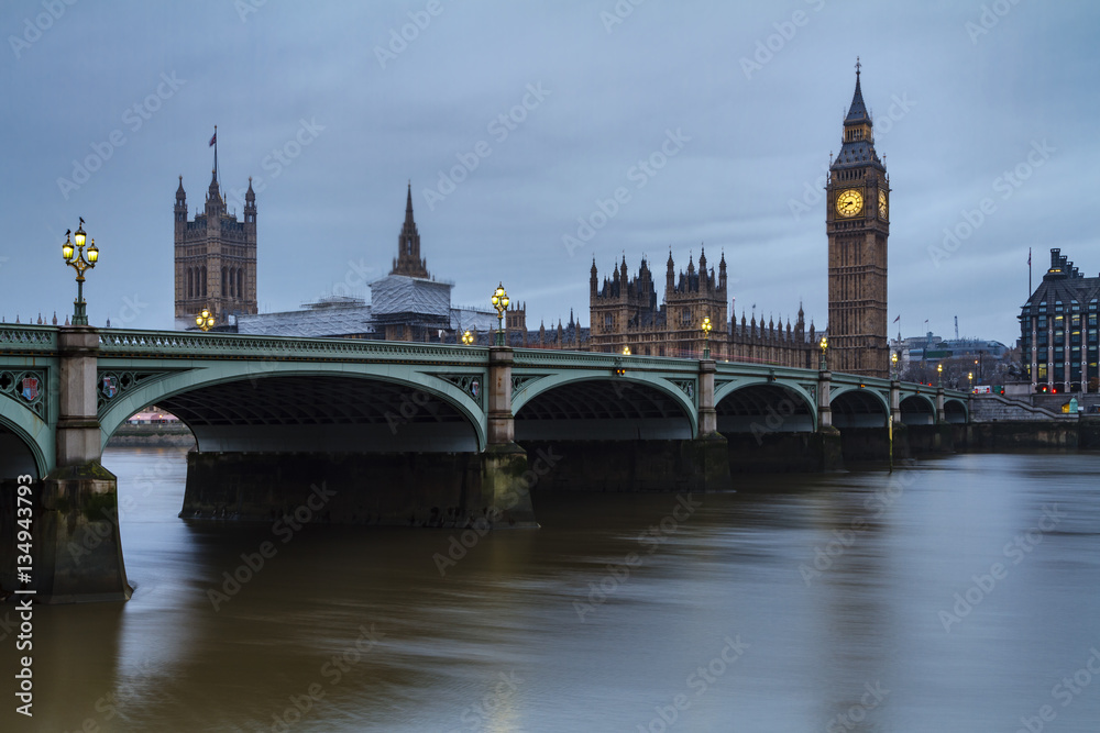 BigBen, Palace of Westminster, Westminster bridge and Thames riv